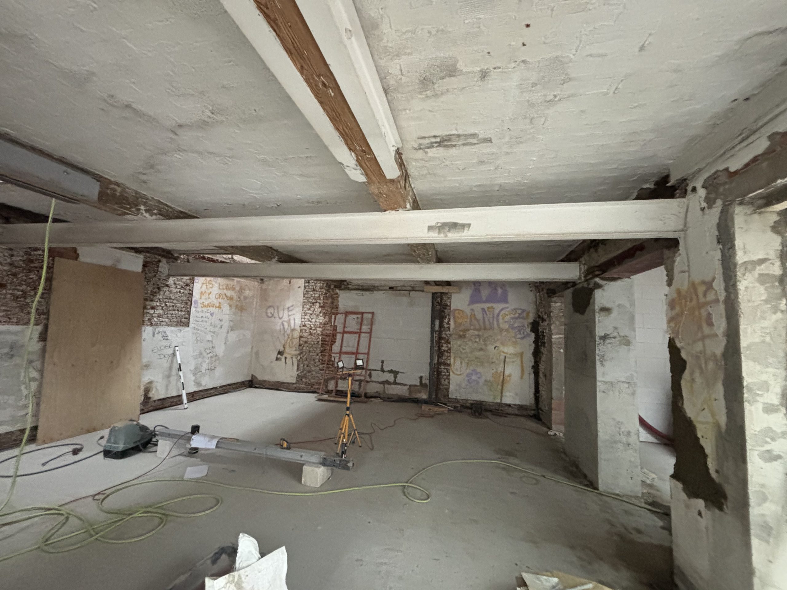 Calcul de stabilité de poutrelles métalliques dans une maison en rénovation à Bruxelles